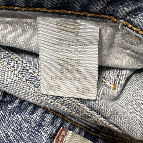 Levis 505 Jeans Mens 36x30 Blue Regular Fit Denim Medium Wash Classic Zip Fly - Picture 4 of 13